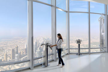Dubai Kaleidoscope City Tour: Poseidon's Café and Burj Khalifa