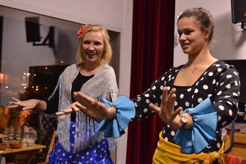 1hr Enjoy dancing Flamenco like a Pros in Triana Seville