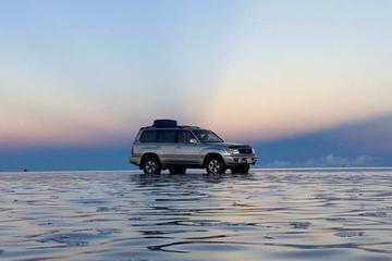 Private Day Trip from La Paz to Uyuni Salt Flats by Flight