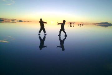 Sunrise at Salar de Uyuni