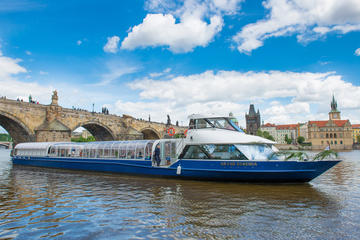 Prague Small-Group City Tour and 1-hour Vltava River Sightseeing Cruise