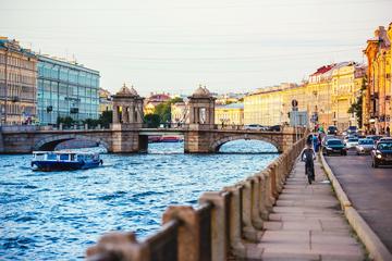 1 Hour Private Boat Ride along Rivers and Canals