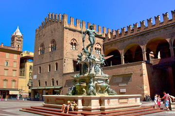 Bologna in a Day from Milan with Food and Wine Tasting