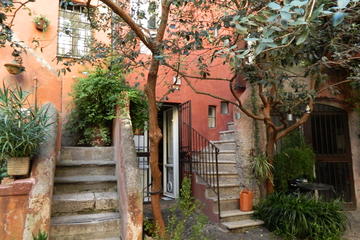 Rome Trastevere and Villa Farnesina Private Walking Tour