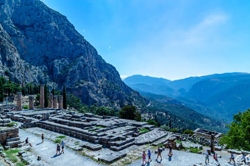 2-Day Private Tour: Delphi, Hosios Loukas, Coastline, Gorge, Food Experience