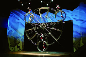 Shanghai Chinese Acrobatic Show and Night Tour