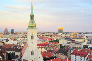 Private Round-Trip Transfer: Vienna to Bratislava