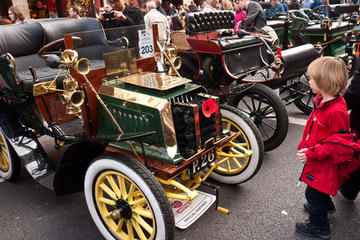 Small-Group Prague Sightseeing Tour by Vintage Car