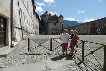 3 -Hour Electric Bicycle Tour of Annecy