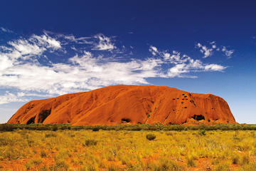 Japanese Guided Uluru Sunrise Climb and Walk