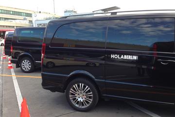 Berlin: Private airports and city transportation service