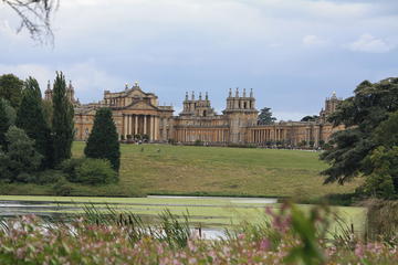 Blenheim Palace Guided Tour with Transport from Oxford