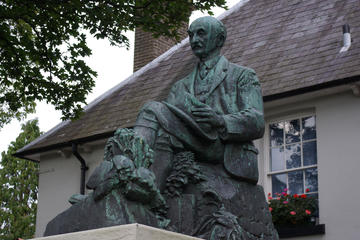 Private Tour Visiting The Life and Times of Thomas Hardy from Weymouth Dorset
