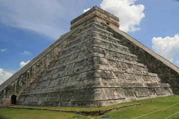 Chichen Itzá Private Tour with Valladolid and Mayapan Distillery
