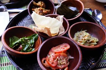 Lunch at local Intha house (Half day Guided private tour)