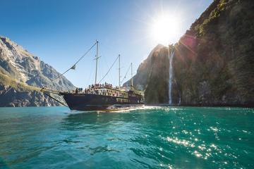 Milford Sound Mariner Overnight Cruise