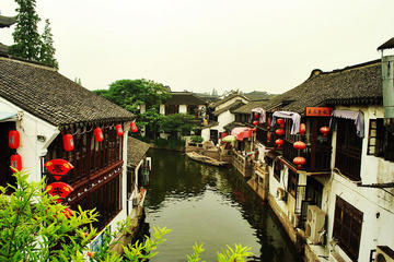 All-inclusive Zhujiajiao Water Village Tour by Public Transportation