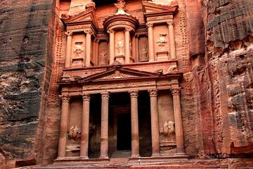 Private Full-Day Trip To Petra And Wadi Rum