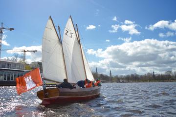 Hamburg Small-Group Sunset Sailing Cruise on Lake Alster
