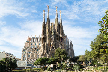 La Sagrada Familia Guided Tour with Optional Tower Access