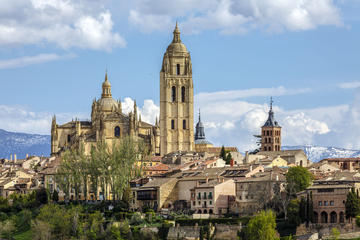 Super Saver: Toledo and Segovia Plus Madrid Walking City tour