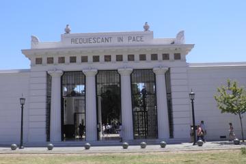 Cemetery of Recoleta Walking Tour