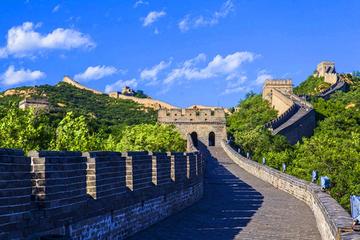 Beijing Badaling Great Wall and Ming Tomb Small-Group Tour with Lunch