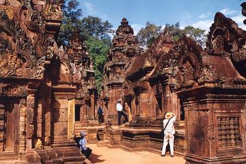 One day Kbal spean and Banteay Srei with lunch