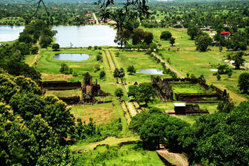 Pakse - Watphou - Oumong - Pakse with lunch
