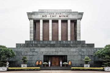 Visit Ho Chi Minh Mausoleum at night