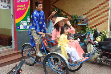 Wear Ao Dai take photos and album gift
