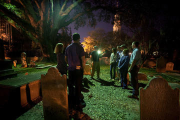 Ghost and Graveyard Tour in Charleston