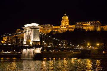 Budapest Combo: 2-Hour Segway Sightseeing Tour with Night Walking Tour and River Cruise
