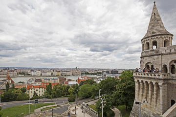 Budapest Combo: Buda Castle District Including Fisherman's Bastion with Night Walking Tour and River Cruise