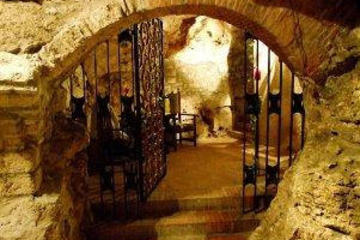 Budapest Private Wine and Cheese Tasting Experience