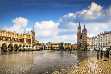 Krakow Small-Group Walking Tour: Old Town, Kazimierz and Wawel Hill