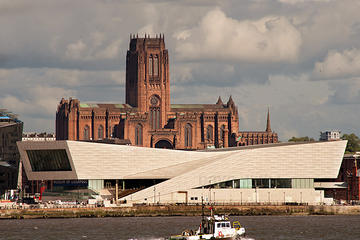 2-Day Liverpool and Manchester Tour From Brighton