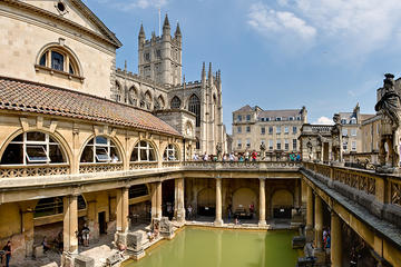 Full-Day Bath and Stonehenge Tour from Bournemouth