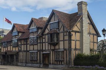 Warwick Castle and Stratford-upon-Avon Day Trip from Oxford