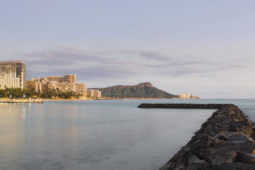 Oahu Day Trip: Pearl Harbor, Honolulu and Punchbowl from Kauai