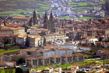 Full-Day Private Tour: Historic Santiago de Compostela from Lisbon