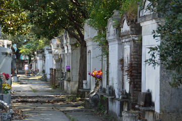Walking Tour of Lafayette Cemetery 1