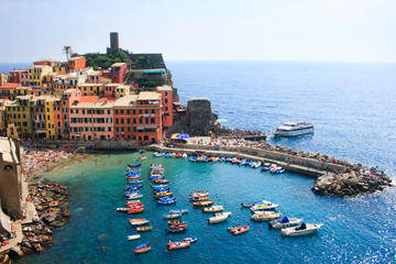 Cinque Terre Discovery on your own: Round Trip Bus Transport from Florence with Tour Escort aboard