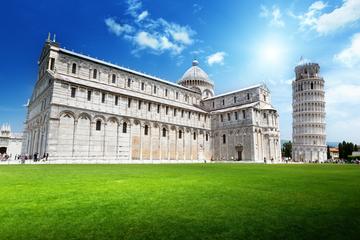 Pisa and Lucca Semi-Independent Tour by Bus from Florence