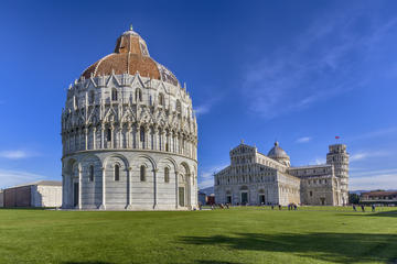 Private Full-Day Independent Tour to Pisa and Lucca from Florence