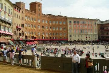 Private Tour: Siena and San Gimignano