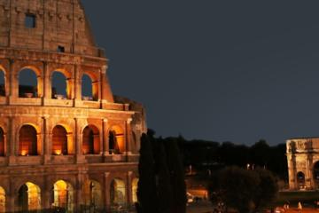 Exclusive Access Colosseum Night Tour with Underground Dungeons