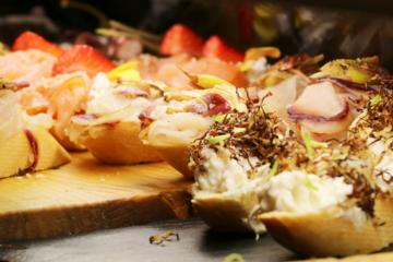 Venice Walking Food Tour with Lunch and Gondola