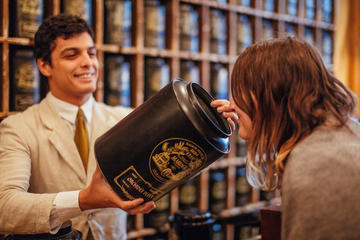 3-Hour French Fragrances Private Tour: Discover Paris by Nose