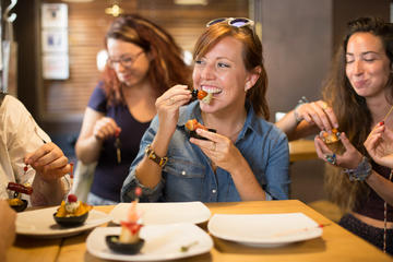 Barcelona Private Food Tour:10 Tastings